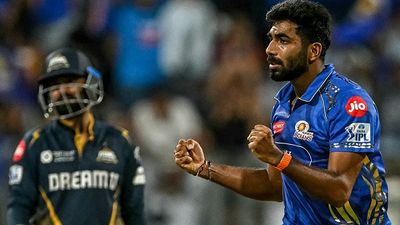 Exclusive: 'पावरप्ले में अगर विकेट गंवा दिए तो...', गुजरात टाइटंस के खिलाफ IPL 2025 एलिमिनेटर से पहले मुंबई इंडियंस को गावस्कर की सलाह SportsTak Hindi