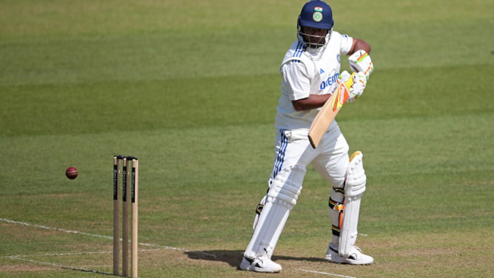 सरफराज खान ने इंग्लैंड जाते ही धूम मचाई, भारतीय टेस्ट टीम में नहीं चुनने का निकाला गुस्सा, करुण नायर के साथ मिलकर किया धमाल सरफराज खान ने इंग्लैंड जाते ही धूम मचाई, भारतीय टेस्ट टीम में नहीं चुनने का निकाला गुस्सा, करुण नायर के साथ मिलकर किया धमाल