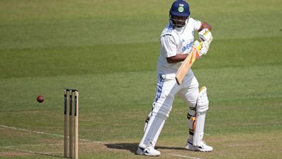 सरफराज खान ने इंग्लैंड जाते ही धूम मचाई, भारतीय टेस्ट टीम में नहीं चुनने का निकाला गुस्सा, करुण नायर के साथ मिलकर किया धमाल SportsTak Hindi