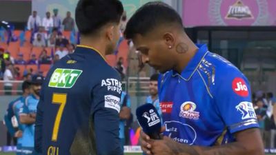 मैदान पर तनातनी को लेकर शुभमन गिल की सफाई पर हार्दिक पंड्या का आया जवाब, तीन शब्दों में सब कुछ साफ कर दिया SportsTak Hindi