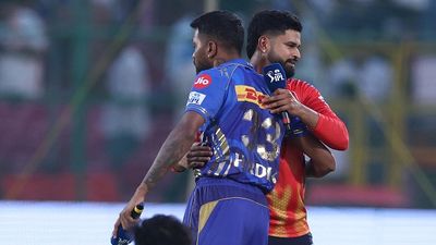 MI vs PBKS weather update: मुंबई इंडियंस और पंजाब किंग्स के बीच क्वालिफायर से पहले बुरी खबर, दूसरी पारी में मैच पर मंडराया खतरा SportsTak Hindi