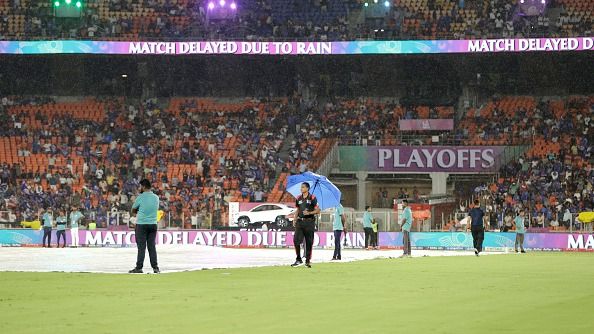 PBKS vs MI: मैच पर बारिश का साया, जानें क्या है 20 ओवर मैच के लिए कट ऑफ टाइम, 5-5 ओवर के मैच के लिए ये है नियम PBKS vs MI: मैच पर बारिश का साया, जानें क्या है 20 ओवर मैच के लिए कट ऑफ टाइम, 5-5 ओवर के मैच के लिए ये है नियम