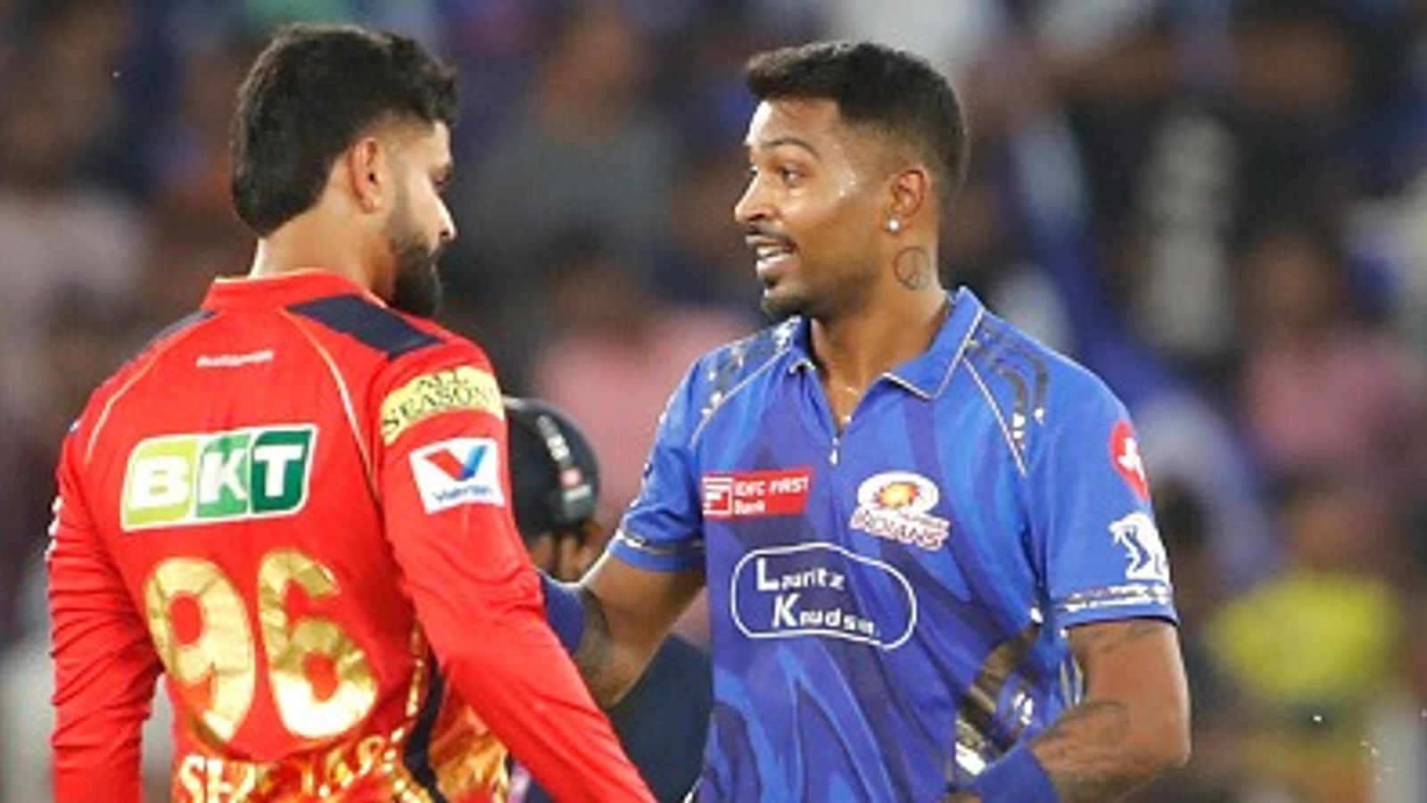 श्रेयस अय्यर-हार्दिक पंड्या को IPL 2025 के दूसरे क्वालिफायर के बाद BCCI ने क्यों दी सजा? पंजाब किंग्स और मुंबई इंडियंस की पूरी टीम पर गिरी गाज श्रेयस अय्यर-हार्दिक पंड्या को IPL 2025 के दूसरे क्वालिफायर के बाद BCCI ने क्यों दी सजा? पंजाब किंग्स और मुंबई इंडियंस की पूरी टीम पर गिरी गाज