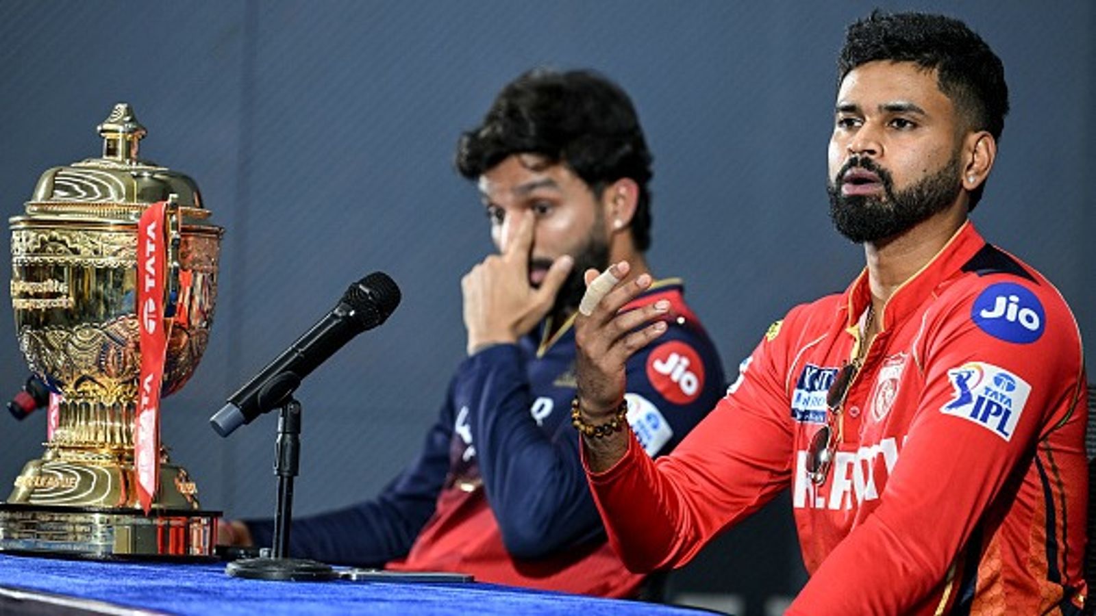 श्रेयस अय्यर ने IPL 2025 फाइनल से पहले रजत पाटीदार के जख्मों को कुरेदा, RCB के कप्तान को याद दिलाई छह महीने पहले की बात श्रेयस अय्यर ने IPL 2025 फाइनल से पहले रजत पाटीदार के जख्मों को कुरेदा, RCB के कप्तान को याद दिलाई छह महीने पहले की बात