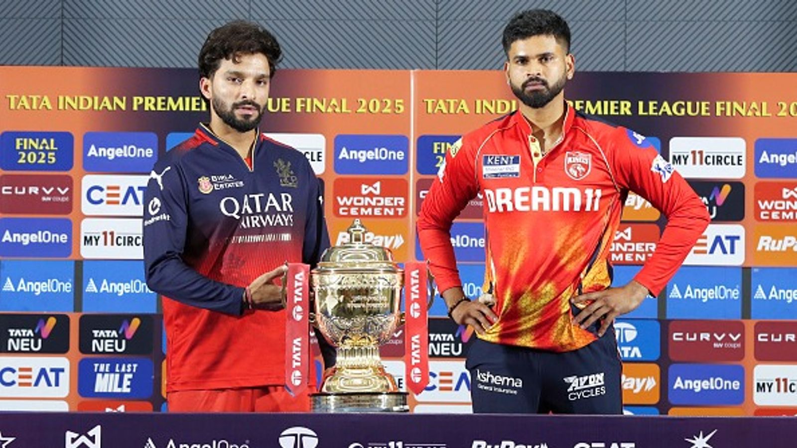RCB vs PBKS Predicted Playing XI: आईपीएल फाइनल की प्लेइंग इलेवन से युजवेंद्र चहल-लियम लिविंगस्टन बाहर! पंजाब किंग्स और रॉयल चैलेंजर्स बेंगलुरु टीम में कर सकती है बड़ा बदलाव RCB vs PBKS Predicted Playing XI: आईपीएल फाइनल की प्लेइंग इलेवन से युजवेंद्र चहल-लियम लिविंगस्टन बाहर! पंजाब किंग्स और रॉयल चैलेंजर्स बेंगलुरु टीम में कर सकती है बड़ा बदलाव