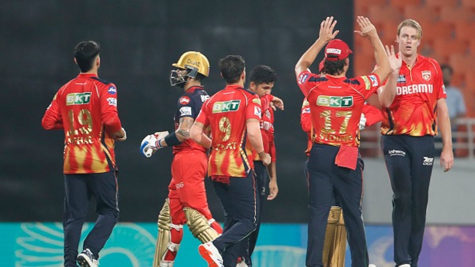 RCB को ट्रोल करने वाले CSK के दिग्गज बैटर ने पोस्ट के जरिए कह दी बड़ी बात, IPL फाइनल को लेकर बोले- अब समय... RCB को ट्रोल करने वाले CSK के दिग्गज बैटर ने पोस्ट के जरिए कह दी बड़ी बात, IPL फाइनल को लेकर बोले- अब समय...