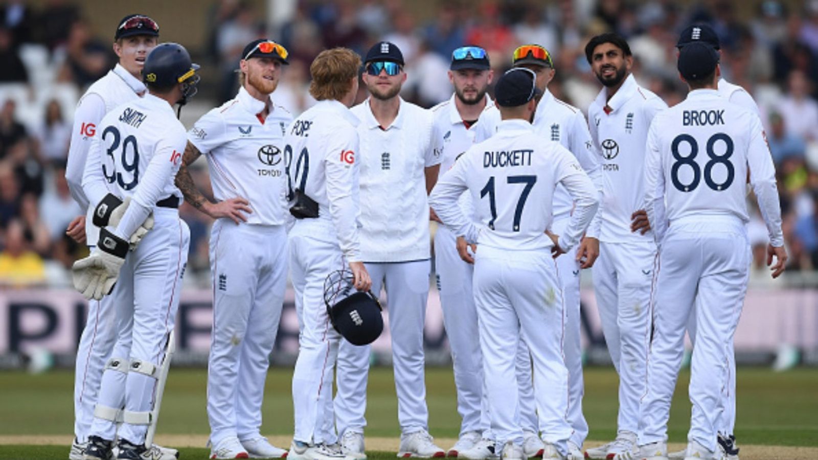 IND vs ENG: इंग्लैंड को भारत के साथ टेस्ट सीरीज से पहले तगड़ा झटका, तूफानी तेज गेंदबाज चोटिल, इतने मैच से रहेंगे बाहर! IND vs ENG: इंग्लैंड को भारत के साथ टेस्ट सीरीज से पहले तगड़ा झटका, तूफानी तेज गेंदबाज चोटिल, इतने मैच से रहेंगे बाहर!