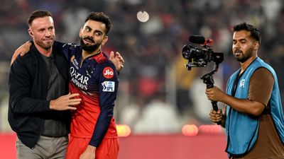 विराट कोहली ने 18वें सीजन में आईपीएल ट्रॉफी जीतने पर खोले मन के धागे, बोले- मैंने इस टीम को अपनी जवानी, अनुभव... SportsTak Hindi