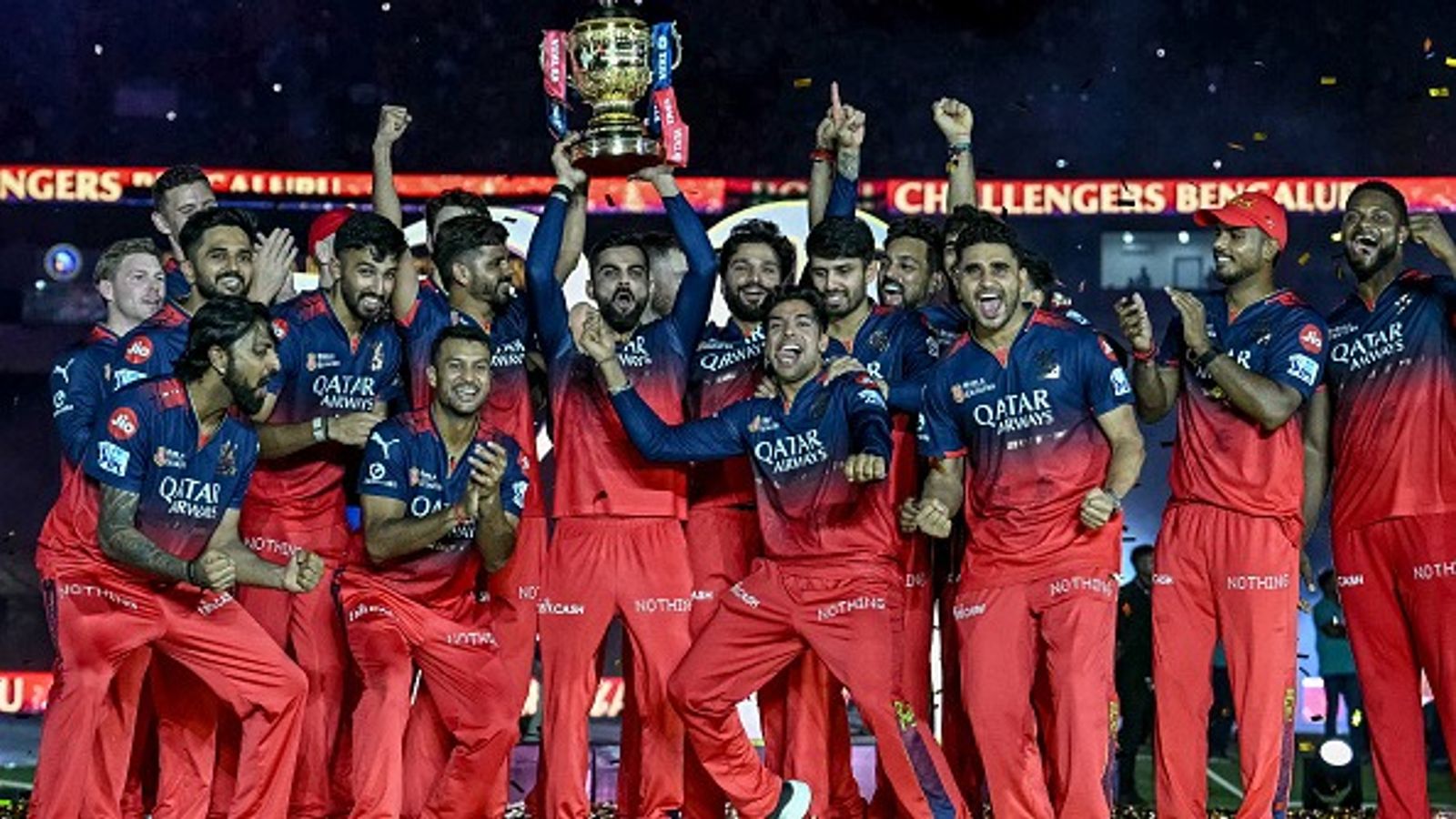 विराट कोहली ने जीत के बाद जिस IPL 2025 विजय परेड का किया था वादा, जानें बेंगलुरु में वो कब निकलेगी? विराट कोहली ने जीत के बाद जिस IPL 2025 विजय परेड का किया था वादा, जानें बेंगलुरु में वो कब निकलेगी?
