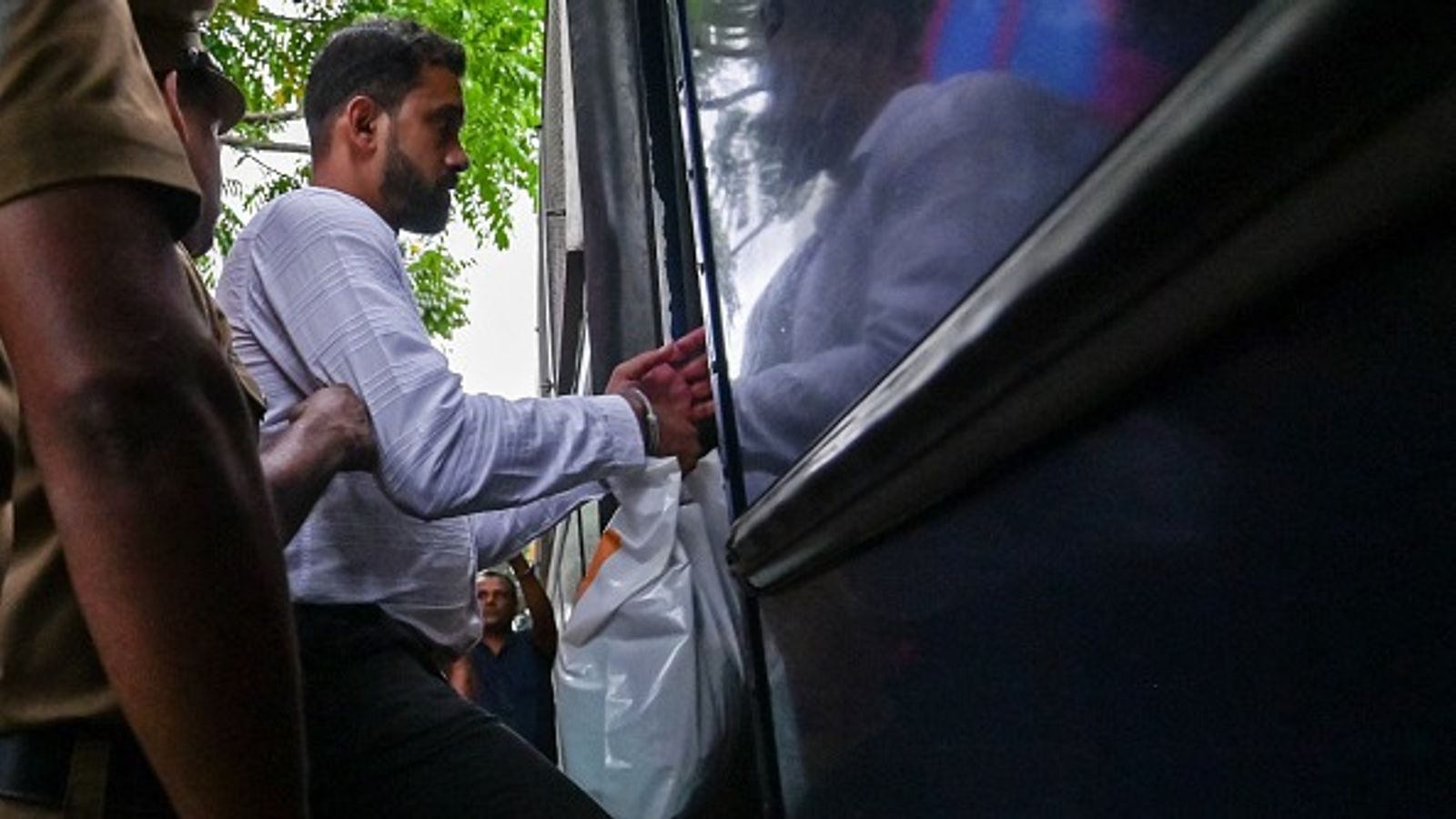 IPL 2025 के बाद KKR के लिए खेल चुका स्टार क्रिकेटर मैच फिक्सिंग के आरोप में दोषी, लीग के दौरान साथी खिलाड़ी को दिया था ऑफर IPL 2025 के बाद KKR के लिए खेल चुका स्टार क्रिकेटर मैच फिक्सिंग के आरोप में दोषी, लीग के दौरान साथी खिलाड़ी को दिया था ऑफर