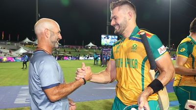 साउथ अफ्रीका से अलग होते ही दिग्गज बना न्यूजीलैंड टीम का हेड कोच, गैरी स्टीड को किया रिप्लेस SportsTak Hindi