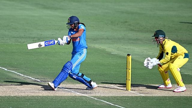 BCCI ने भारत और ऑस्ट्रेलिया वनडे सीरीज को किया शिफ्ट, इन वजह से चेन्नई की बजाय अब इन दो शहरों में खेले जाएंगे मैच ऑस्ट्रेलिया के खिलाफ हरमनप्रीत कौर