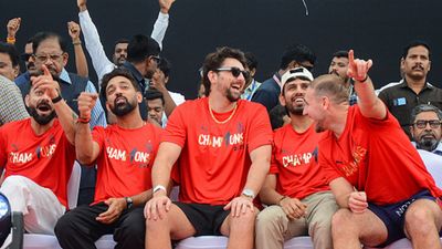 RCB को बेचने पर फ्रेंचाइज मालिकों ने तोड़ी चुप्पी, रिपोर्ट्स सामने आने के बाद दिया जवाब, बोले- हम यह साफ कर देते हैं कि... Virat Kohli, Swapnil Singh, Tim David, Jitesh Sharma, Liam Livingstone