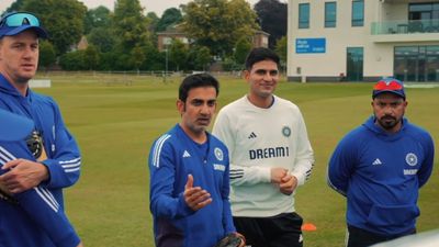 IND vs ENG: गंभीर ने कोहली, रोहित और अश्विन की गैरमौजूदगी में भारतीय प्लेयर्स को दिए दो विकल्प, बोले- या तो देश के लिए कुछ करो या फिर तीन खिलाड़ी... SportsTak Hindi