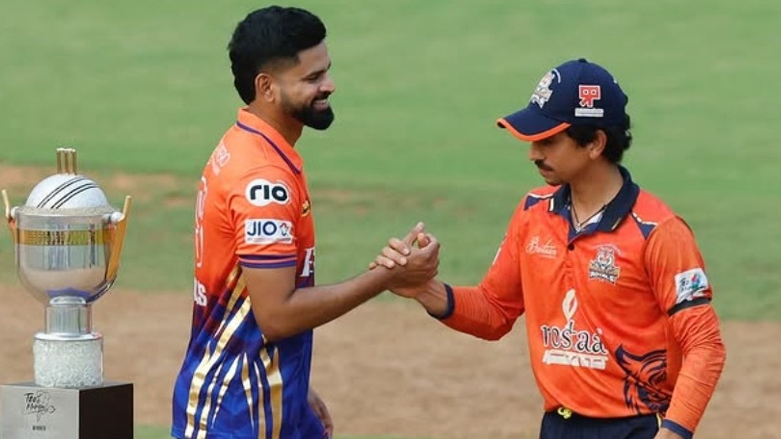 T20 Mumbai League: श्रेयस अय्यर का फिर टूटा दिल, IPL 2025 के बाद लगातार दूसरा फाइनल हारे, मराठा रॉयल्स ने जीता खिताब T20 Mumbai League: श्रेयस अय्यर का फिर टूटा दिल, IPL 2025 के बाद लगातार दूसरा फाइनल हारे, मराठा रॉयल्स ने जीता खिताब