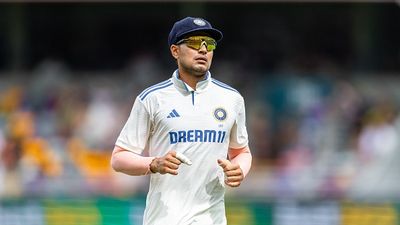 शुभमन गिल और करुण नायर नहीं बल्कि नंबर तीन पर किसे इंग्लैंड में मिलना चाहिए मौका? हरभजन सिंह ने इस स्टार का लिया नाम  Shubman Gill of India during Day 2 of the third NRMA Insurance Test match of Border Gavaskar trophy between Australia and India at the The Gabba on December 15, 2024 in Brisbane, Australia.