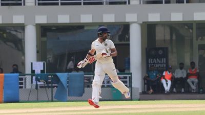 12th fail फिल्म डायरेक्टर के बेटे ने छोड़ा भारतीय क्रिकेट, मुंबई इंडियंस की टीम के लिए दी कुर्बानी, 11 मैच में 9 शतक और 94 की औसत से बनाए थे रन Agni Dev Chopra