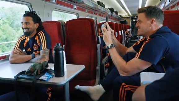 केएल राहुल की फोटो खींचते मॉर्ने मॉर्केल