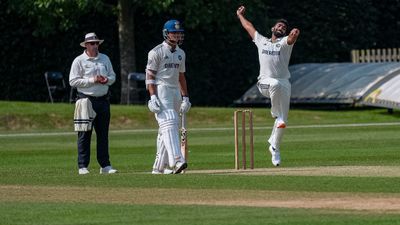 शुभमन गिल के तेज गेंदबाजों में कितना है दम, प्लेइंग XI में कितने पेसर को मिलना चाहिए मौका ? इंग्लैंड में तीन मैचों में 11 विकेट लेने वाले भारतीय पेसर ने सब कुछ बता दिया SportsTak Hindi