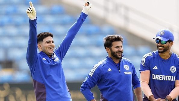 प्रैक्टिस सेशन के दौरान शुभमन गिल, शाुर्दल ठाकुर और नितीश कुमार रेड्डी