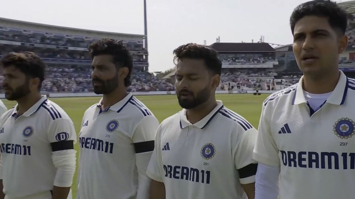 IND vs ENG : भारत और इंग्लैंड के खिलाड़ियों ने पहले टेस्ट मैच में क्यों बांधी काले रंग की पट्टी, जानें ये बड़ी वजह  