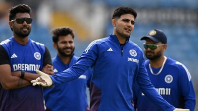 IND vs ENG: 4 कप्तान, 3 कोच और 4 साल, इस खिलाड़ी को टीम इंडिया में होने पर भी नहीं मिल रही प्लेइंग इलेवन में जगह, उड़ा चुका है 27 शतक, खुद के नाम पर है स्टेडियम SportsTak Hindi