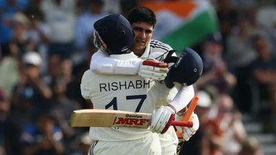 IND vs ENG: शुभमन-जायसवाल के शतकों के आगे इंग्लैंड बेदम, हेडिंग्ले टेस्ट के पहले दिन टीम इंडिया की बल्ले-बल्ले, बना डाले 359 रन SportsTak Hindi