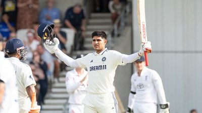 शुभमन गिल ने जिस बैट से जड़ा शतक उसके पीछे है स्पेशल कहानी, इंस्टाग्राम पर VIDEO वायरल, टूट चुका था बल्ला SportsTak Hindi