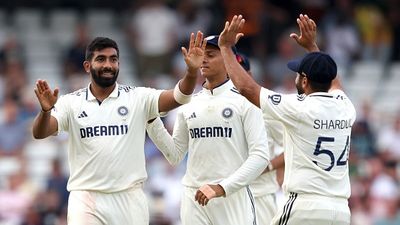 'बुमराह और बाकी भारतीय गेंदबाजों के बीच काफी गैप है', दिनेश कार्तिक ने बताई टीम इंडिया की सबसे बड़ी कमी SportsTak Hindi