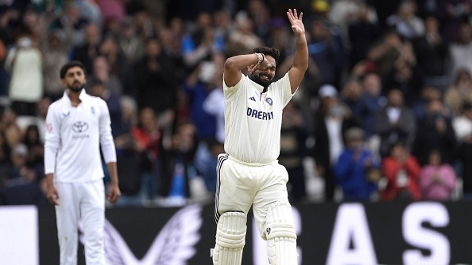 ऋषभ पंत ने अतरंगी अंदाज में उड़ाया शतक, पहली बार दोनों पारियों में किया कमाल, इस दिग्गज की बराबरी की ऋषभ पंत ने अतरंगी अंदाज में उड़ाया शतक, पहली बार दोनों पारियों में किया कमाल, इस दिग्गज की बराबरी की