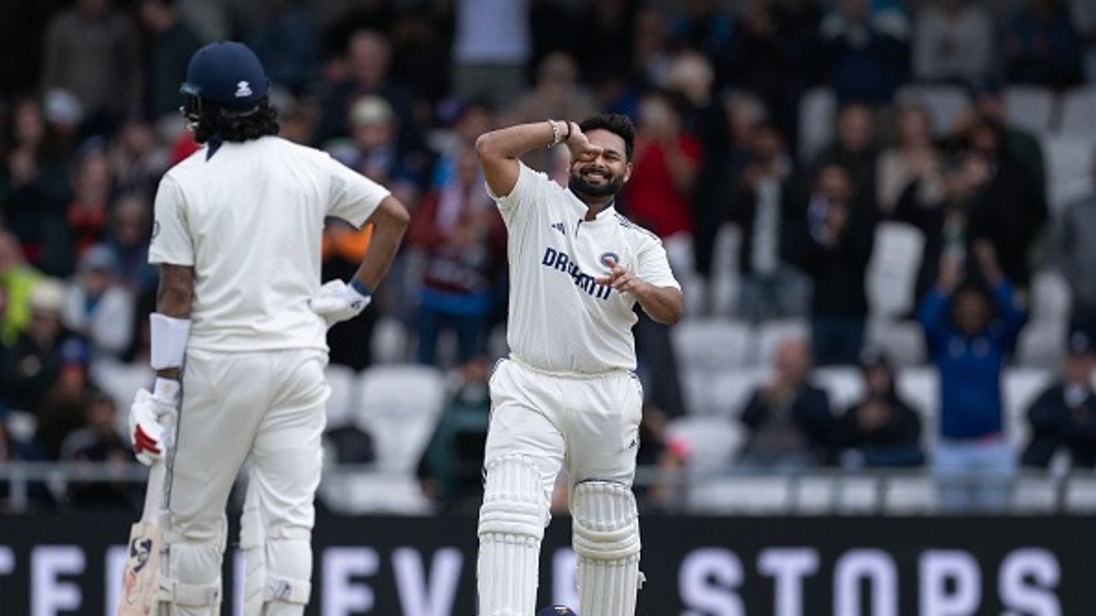 'ऋषभ पंत हमारी नौकरी खा जाएगा', भारतीय विकेटकीपर की बैटिंग के बाद RCB के पूर्व बैटर को सता रहा है इस बात का डर 'ऋषभ पंत हमारी नौकरी खा जाएगा', भारतीय विकेटकीपर की बैटिंग के बाद RCB के पूर्व बैटर को सता रहा है इस बात का डर