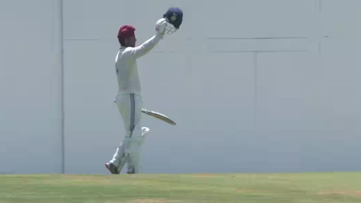 IND vs ENG: भारतीय खिलाड़ी का इंग्लैंड में कोहराम, 9वें नंबर पर उतरकर 52 गेंद में उड़ाए 103 रन, भारत ने बनाए 444  IND vs ENG: भारतीय खिलाड़ी का इंग्लैंड में कोहराम, 9वें नंबर पर उतरकर 52 गेंद में उड़ाए 103 रन, भारत ने बनाए 444