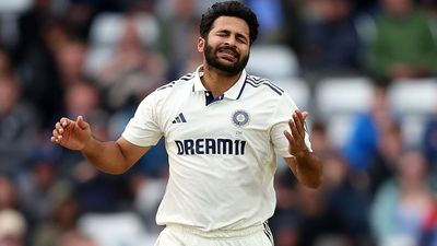 'एजबेस्टन टेस्ट में शार्दुल ठाकुर की जगह कुलदीप यादव', हेडिंग्ले में हार के बाद इंग्लैंड के दिग्गज ने दी दूसरे मैच को लेकर शुभमन गिल को सलाह SportsTak Hindi