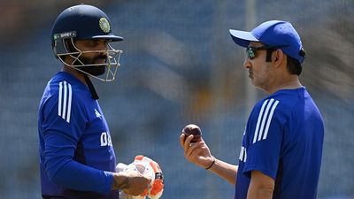 जरूरत पड़े तो इन खिलाड़ियों को...भारत की हार के बाद गिल एंड कंपनी पर एक्शन चाहते हैं रवि शास्त्री, गौतम गंभीर से बोले- कठोर बन जाओ SportsTak Hindi