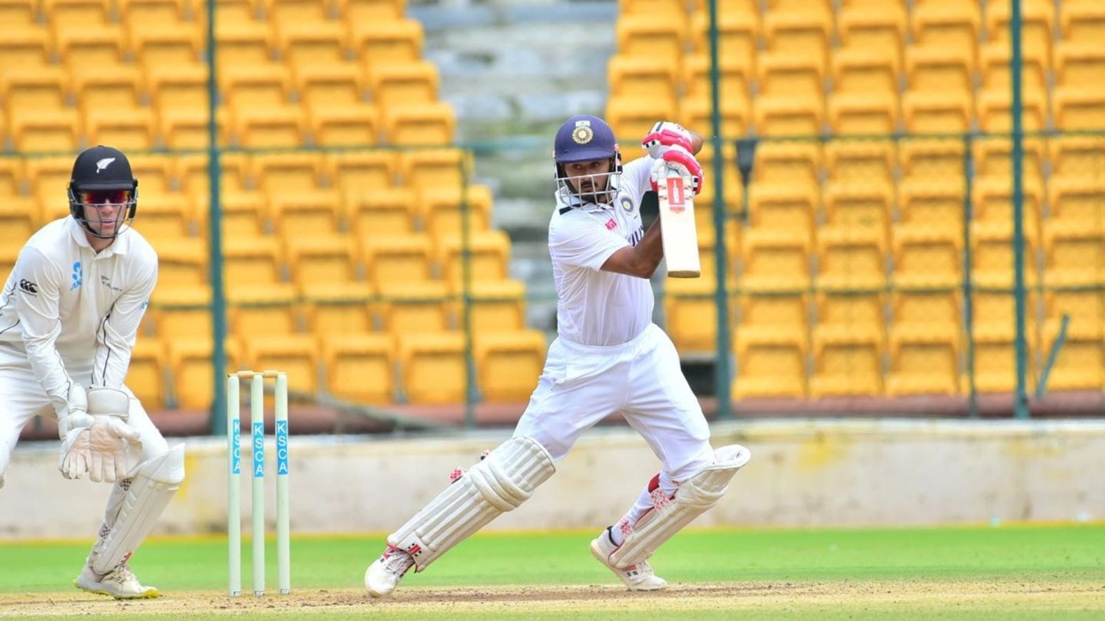 Exclusive: 29 शतक और 8 हजार से ज्यादा रन के बाद भी टीम इंडिया में न खेल पाने पर दिग्गज ने तोड़ी चुप्पी, कहा- शिकायत नहीं है लेकिन... Exclusive: 29 शतक और 8 हजार से ज्यादा रन के बाद भी टीम इंडिया में न खेल पाने पर दिग्गज ने तोड़ी चुप्पी, कहा- शिकायत नहीं है लेकिन...