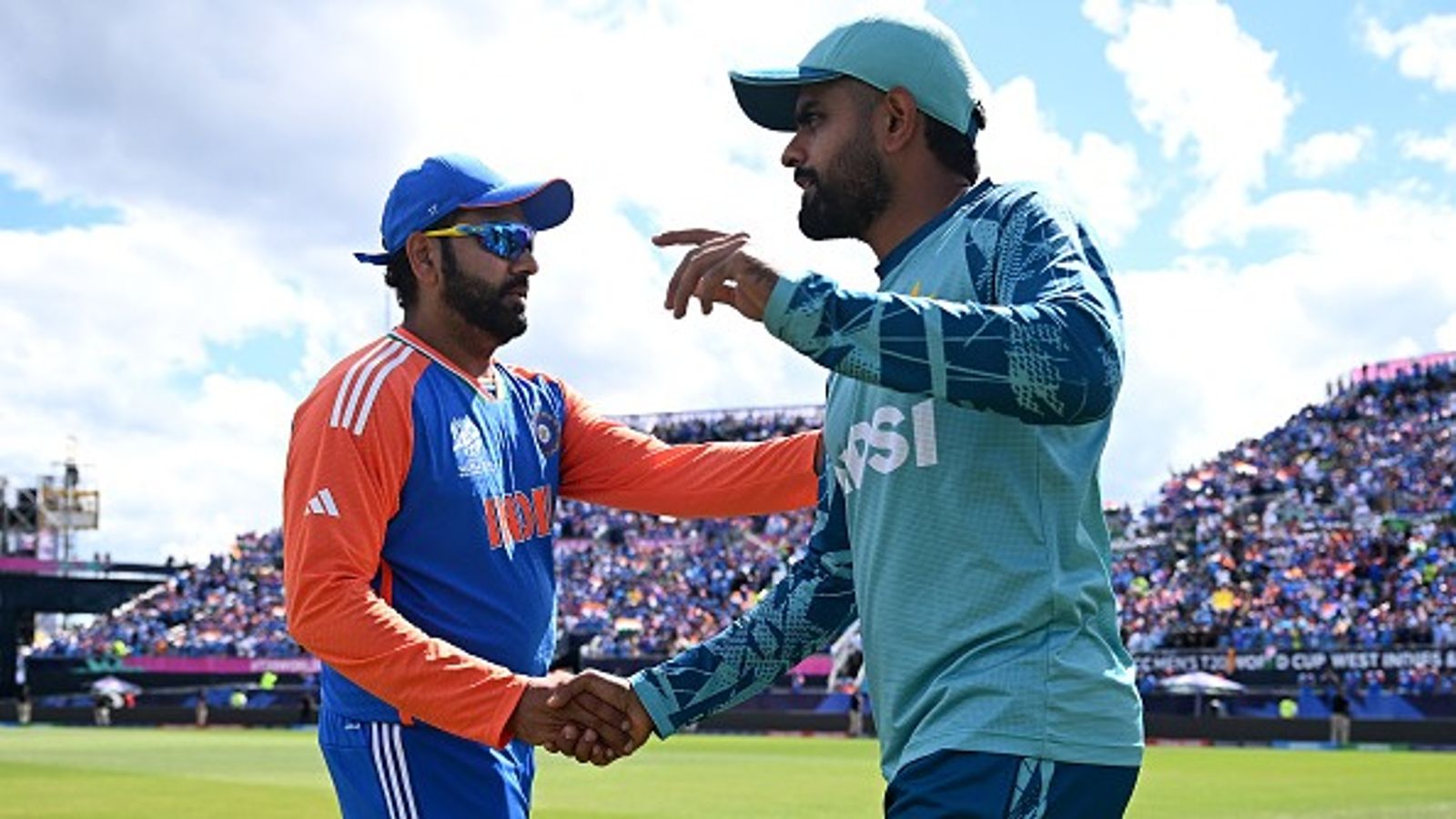 'हमें होटल से बाहर नहीं जाने दिया', भारत-पाकिस्तान मैच को लेकर हिटमैन रोहित शर्मा ने खोला बड़ा राज, कहा - मुकाबले के दो दिन पहले... रोहित शर्मा और बाबर आजम