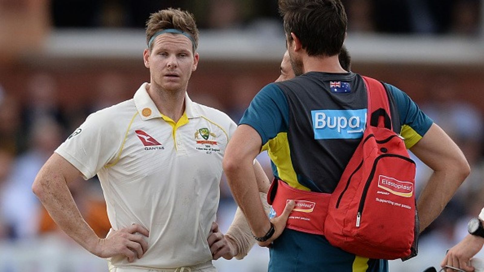 ICC ने 'कन्कशन' को लेकर उठाया अहम कदम, अब 7 दिन तक खिलाड़ी नहीं खेल सकेगा क्रिकेट, जानें क्या है नियम में बड़ा बदलाव ? कन्कशन टेस्ट के दौरान स्टीव स्मिथ