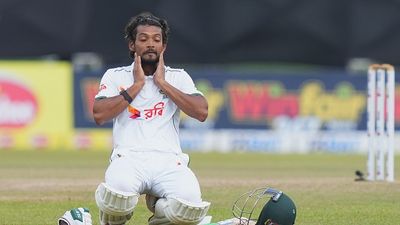 SL vs BAN : श्रीलंका से पारी की हार के बाद बांग्लादेश के नजमुल हुसैन शांतो ने कप्तानी से दिया इस्तीफा, कहा - तीन-तीन कप्तान होना... Najmul Hossain Shanto of Bangladesh