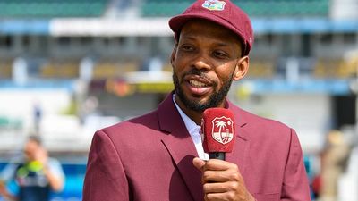 WI vs AUS : 'अंपायर्स को सजा क्यों नहीं मिलती जबकि...', ऑस्ट्रेलिया से हार के बाद विंडीज कप्तान रोस्टन चेस का उमड़ा दर्द, कहा - 'सब हमारे खिलाफ हैं' Roston Chase of West Indies