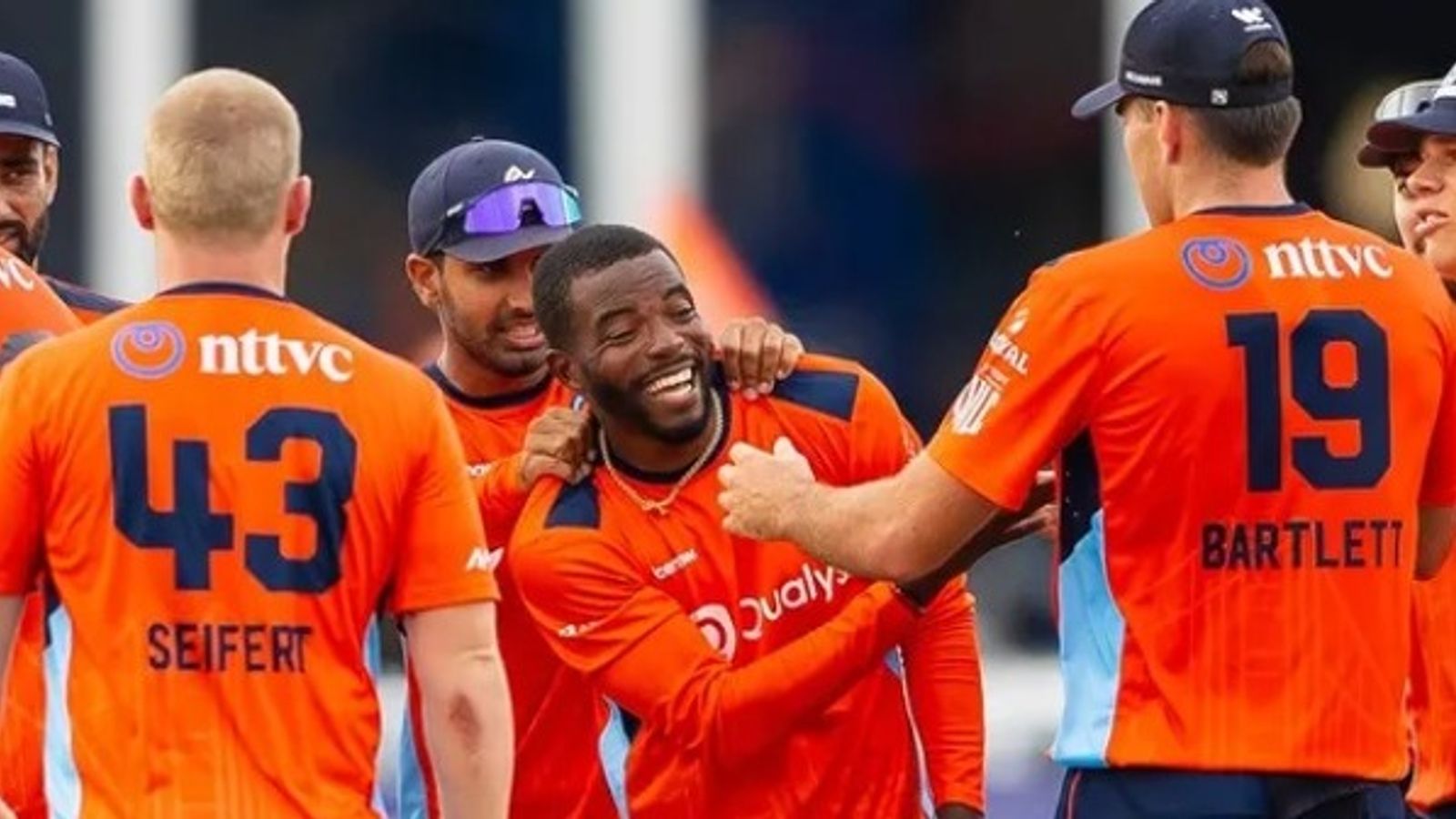 MLC 2025: नंबर एक की लड़ाई में सैन फ्रांसिस्को ने सुपर किंग्स को एक रन से हराया, आखिरी गेंद पर हुआ हाईवोल्टेज ड्रामा MLC 2025: नंबर एक की लड़ाई में सैन फ्रांसिस्को ने सुपर किंग्स को एक रन से हराया, आखिरी गेंद पर हुआ हाईवोल्टेज ड्रामा