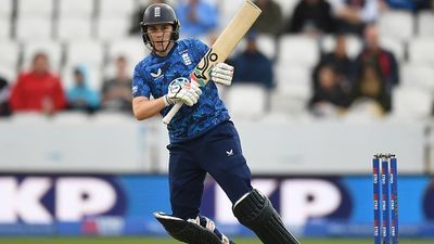 IND vs ENG: इंग्लैंड के लिए बुरी खबर! भारत के खिलाफ पूरी सीरीज से कप्तान बाहर, इस खिलाड़ी को किया गया शामिल England's Nat Sciver-Brunt in this frame