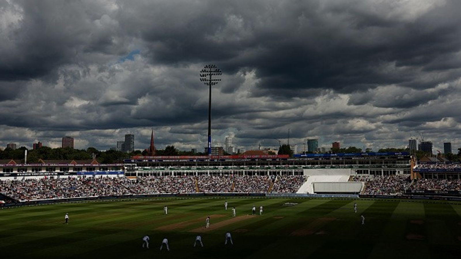 Ind vs Eng Day 5 Edgbaston Weather: एजबेस्टन में भारत की पहली टेस्ट जीत की उम्मीदों पर क्या बारिश फेर देगी पानी? जानें वेदर अपडेट Ind vs Eng Day 5 Edgbaston Weather: एजबेस्टन में भारत की पहली टेस्ट जीत की उम्मीदों पर क्या बारिश फेर देगी पानी? जानें वेदर अपडेट