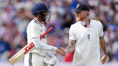 'हम उसे देखकर तंग आ चुके हैं', क्या इंग्लैंड के कोच को पसंद नहीं आई शुभमन गिल की पारी? बोले- किसी ने भी... SportsTak Hindi