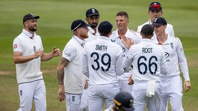 IND vs ENG: एजबेस्टन में 1000 रन लुटाने के बाद इंग्लैड टीम में डर का माहौल! बॉलर्स की होगी छुट्टी, इन धुरंधरों को मिलेगा मौका! SportsTak Hindi