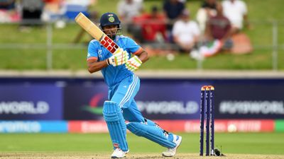 दो मैच, दो शतक और 17 विकेट, इस भारतीय खिलाड़ी ने इंग्लैंड में गदर मचाया, ओपनिंग से इंग्लिश बॉलिंग को फोड़ा फिर गेंदबाजी से बैटर्स को नचाया SportsTak Hindi