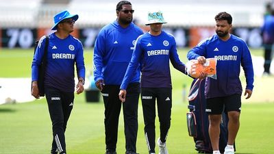 ऋषभ पंत ने लॉर्ड्स टेस्ट को लेकर प्लेइंग 11 के दिए संकेत, एक या दो? जानें कितने स्पिनर्स खिलाएगा भारत SportsTak Hindi