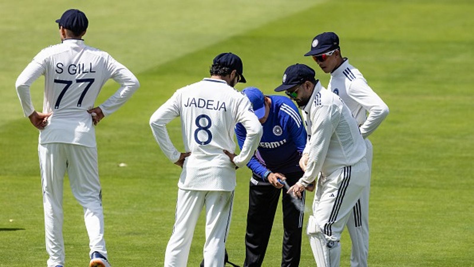 IND vs ENG : ऋषभ पंत पर आई बड़ी मुसीबत! लॉर्ड्स में इंग्लैंड के खिलाफ विकेटकीपिंग छोड़कर मैदान से क्यों गए बाहर, जानें पूरा मामला IND vs ENG : ऋषभ पंत पर आई बड़ी मुसीबत! लॉर्ड्स में इंग्लैंड के खिलाफ विकेटकीपिंग छोड़कर मैदान से क्यों गए बाहर, जानें पूरा मामला