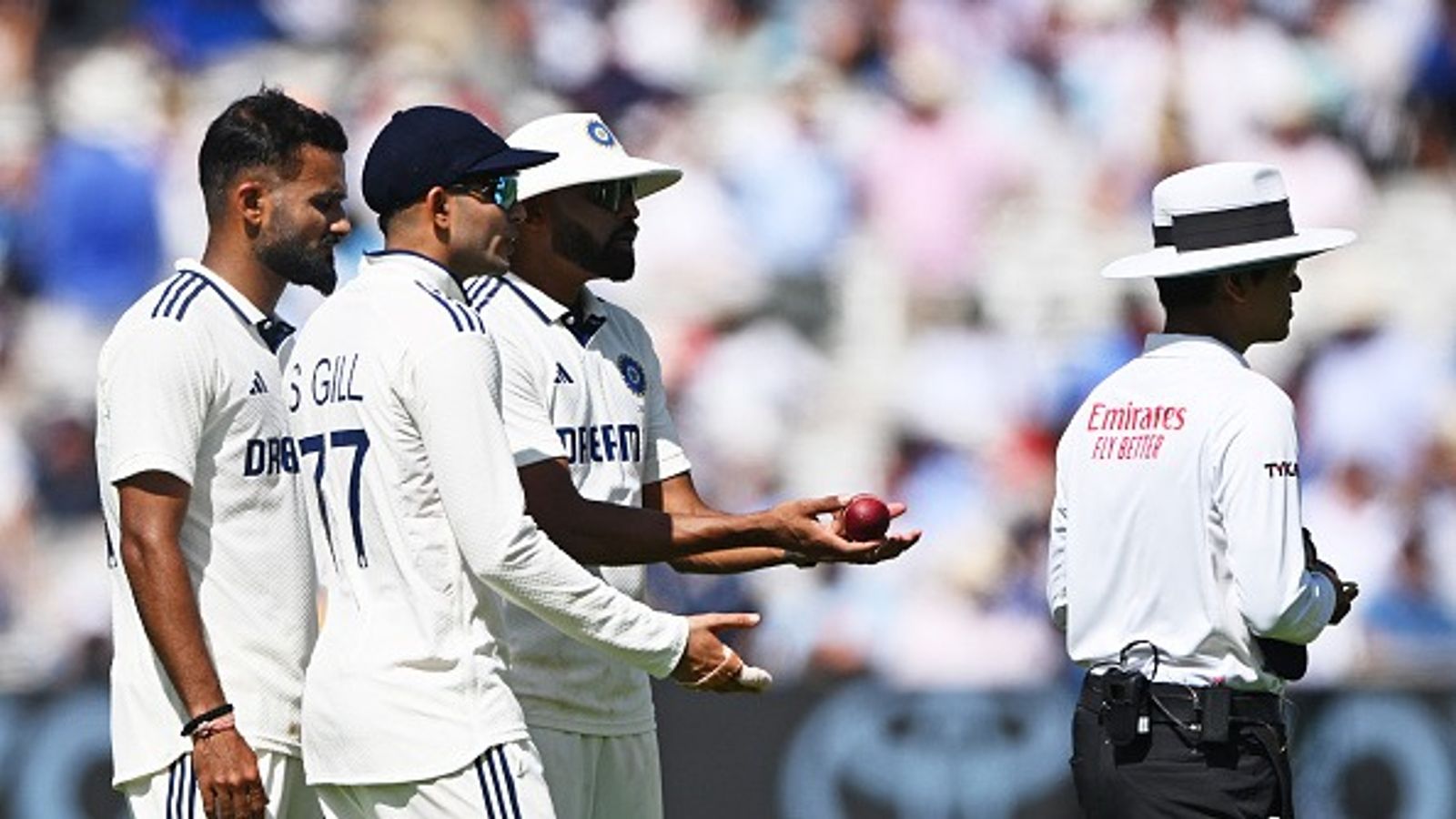 टीम इंडिया के गेंद बदलने से कप्तान शुभमन गिल पर भड़के इंग्लैंड के पूर्व कप्तान नासिर हुसैन, कहा - जुआ क्यों खेला जब... टीम इंडिया के गेंद बदलने से कप्तान शुभमन गिल पर भड़के इंग्लैंड के पूर्व कप्तान नासिर हुसैन, कहा - जुआ क्यों खेला जब...