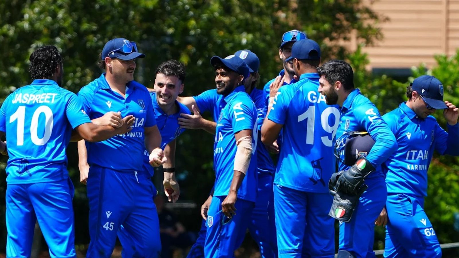 भारत में होने वाले टी20 वर्ल्ड कप में खेलेगी इटली की टीम, पहली बार आईसीसी टूर्नामेंट के लिए क्वालिफाई कर रचा इतिहास भारत में होने वाले टी20 वर्ल्ड कप में खेलेगी इटली की टीम, पहली बार आईसीसी टूर्नामेंट के लिए क्वालिफाई कर रचा इतिहास