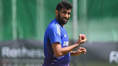 जसप्रीत बुमराह का ड्यूक्स बॉल विवाद पर बड़ा बयान, बोले- कुछ भी बवाली बात कहकर अपने पैसे नहीं गंवाना चाहता SportsTak Hindi